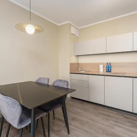 Hotel apartamentowy Bel Mare Blisko Plaży Z Parkingiem By Renters 4*